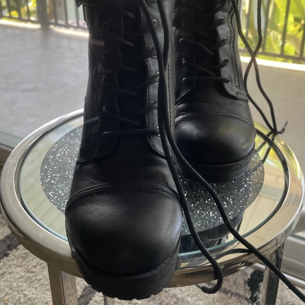 🤑SOLD🤑BLACK Vegan Leather BOOTS (7) - Picture 2 of 6